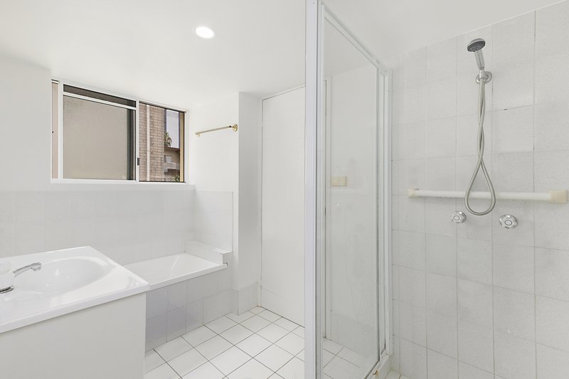 Photo - 4/18-20 Garrick Street, Coolangatta QLD 4225 - Image 7