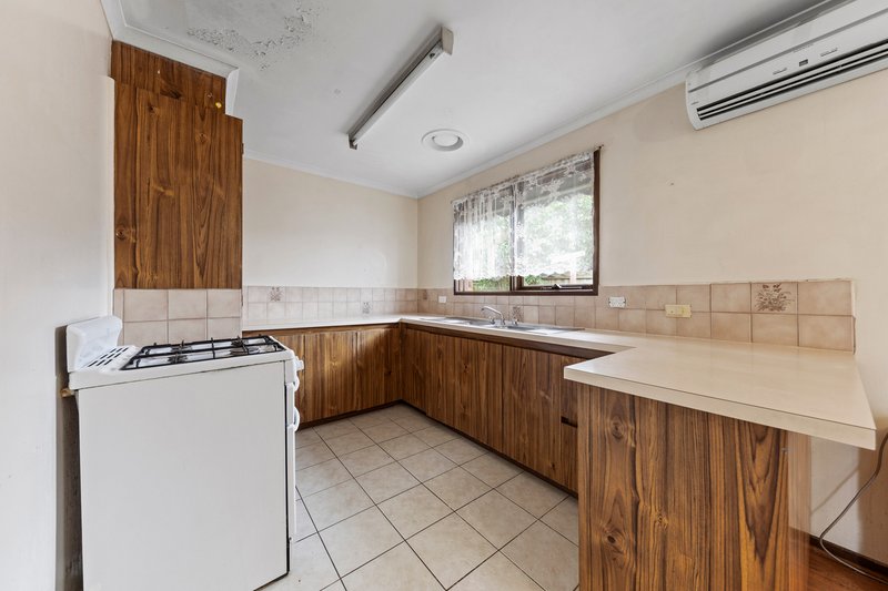 Photo - 4/18-20 Rogers Street, Pakenham VIC 3810 - Image 2