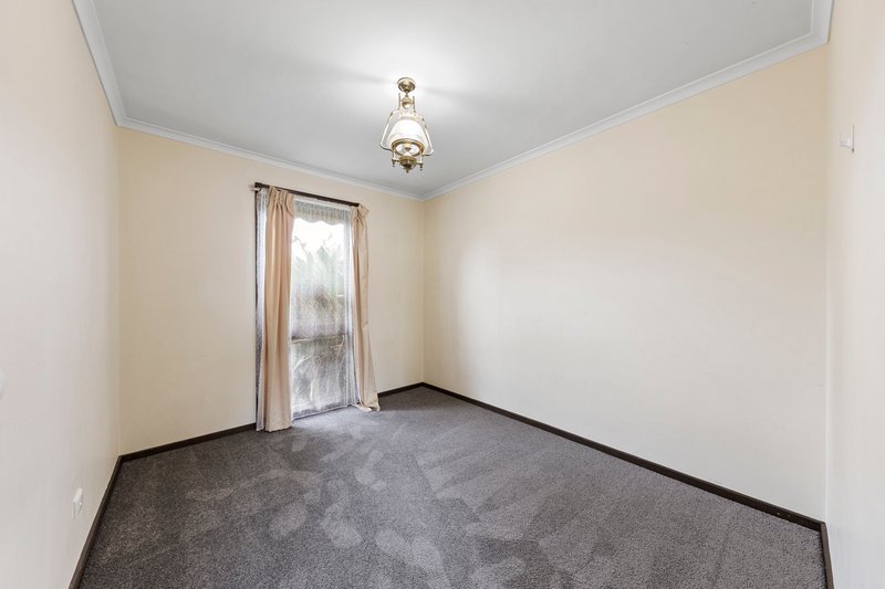 Photo - 4/18-20 Rogers Street, Pakenham VIC 3810 - Image 6
