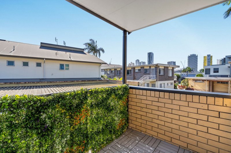 Photo - 4/18-20 Sunshine Boulevard, Broadbeach Waters QLD 4218 - Image 13