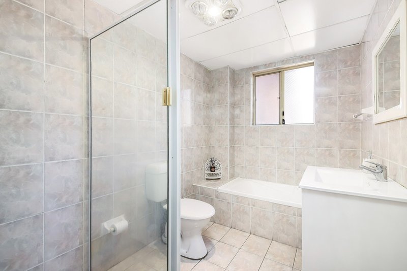 Photo - 4/18-22 Conway Road, Bankstown NSW 2200 - Image 6