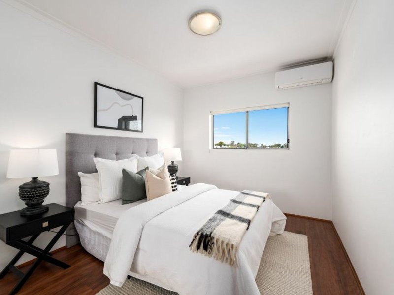 Photo - 4/18-30 Pindari Road, Peakhurst Heights NSW 2210 - Image 4