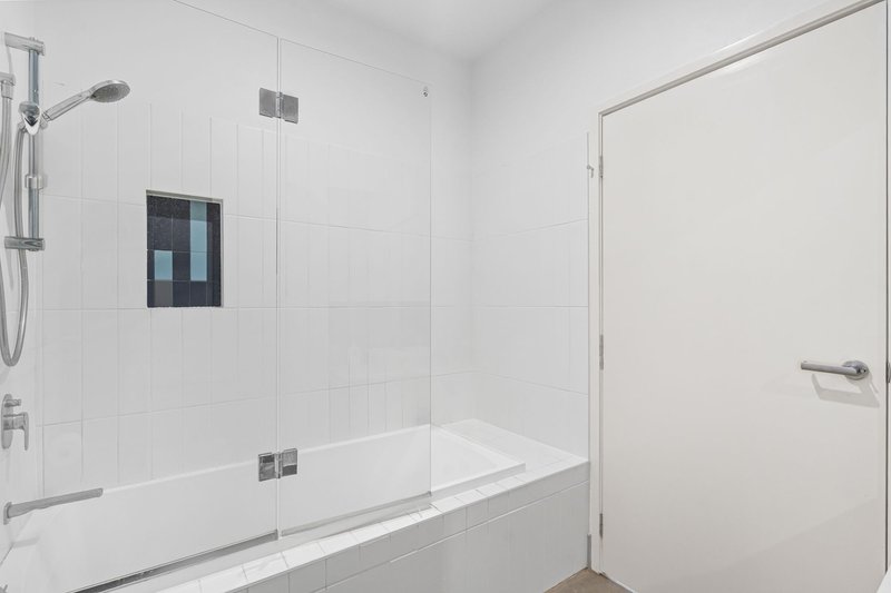 Photo - 41/8 Ben Dalley Drive, Helensvale QLD 4212 - Image 13