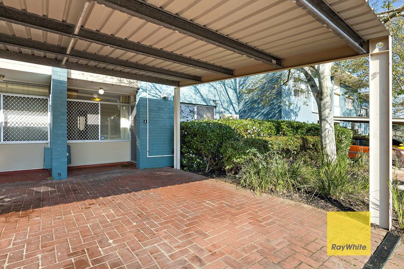 Photo - 4/18 Greville Way, Girrawheen WA 6064 - Image 2