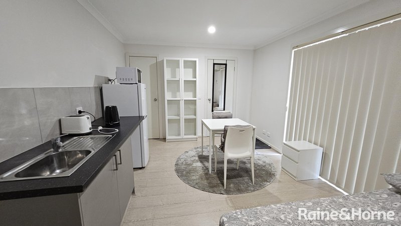Photo - 4/18 Gunther Avenue, Springvale VIC 3171 - Image 2