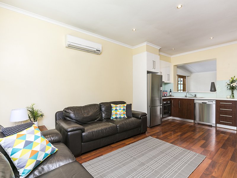 Photo - 4/18 Gurrs Road, Kensington Park SA 5068 - Image 4