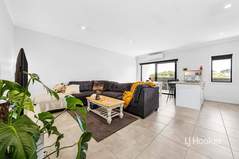 Photo - 418 Harvest Home Road, Epping VIC 3076 - Image 3