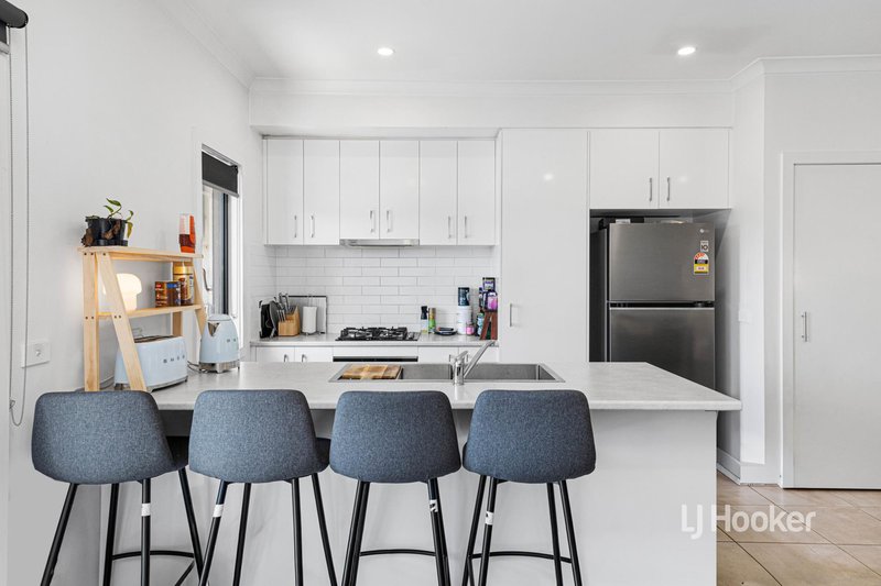 Photo - 418 Harvest Home Road, Epping VIC 3076 - Image 5