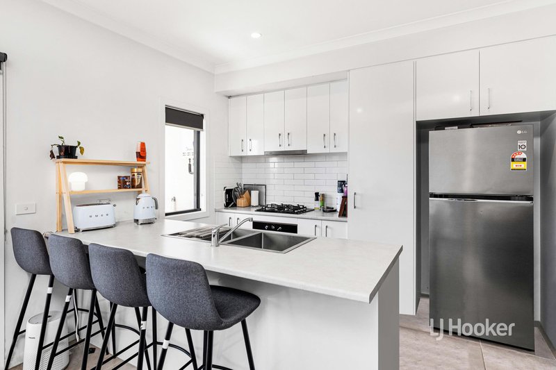 Photo - 418 Harvest Home Road, Epping VIC 3076 - Image 6