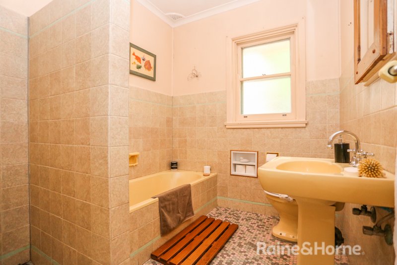 Photo - 418 Howick Street, Bathurst NSW 2795 - Image 13