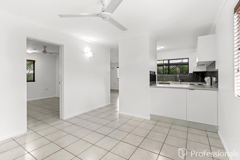 Photo - 4/18 Jensen Street, Manoora QLD 4870 - Image 7