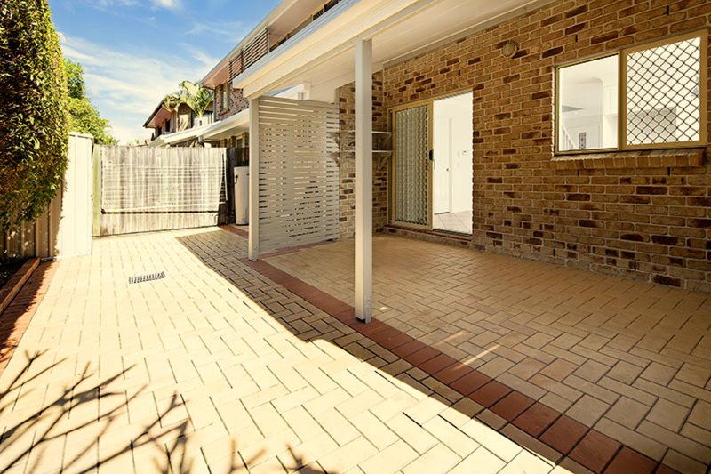 Photo - 4/18 Kreutzer Street, Nundah QLD 4012 - Image 5