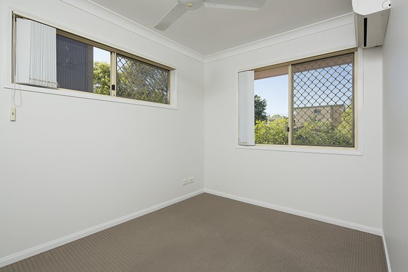 Photo - 4/18 Kreutzer Street, Nundah QLD 4012 - Image 9