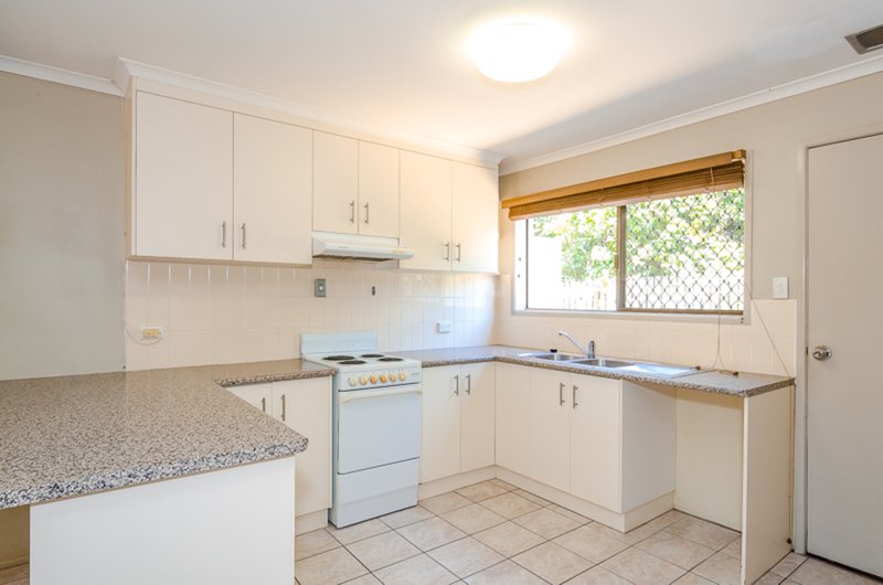 Photo - 4/18 Leonard Street, South Gladstone QLD 4680 - Image 5