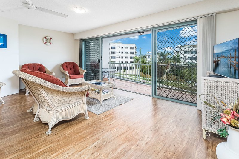 Photo - 4/18 Mahia Terrace, Kings Beach QLD 4551 - Image 5