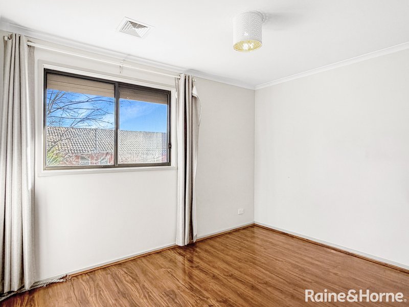Photo - 4/18 Mowatt Street, Queanbeyan East NSW 2620 - Image 10