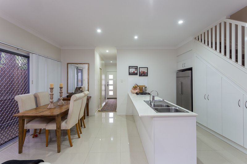 Photo - 4/18 Palmer Street, Greenslopes QLD 4120 - Image 2