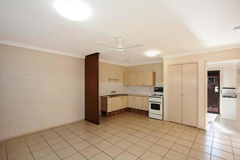 Photo - 4/18 Sarawak Avenue, Palm Beach QLD 4221 - Image 5