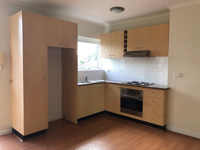 Photo - 4/18 Stockdale Avenue, Clayton VIC 3168 - Image 1