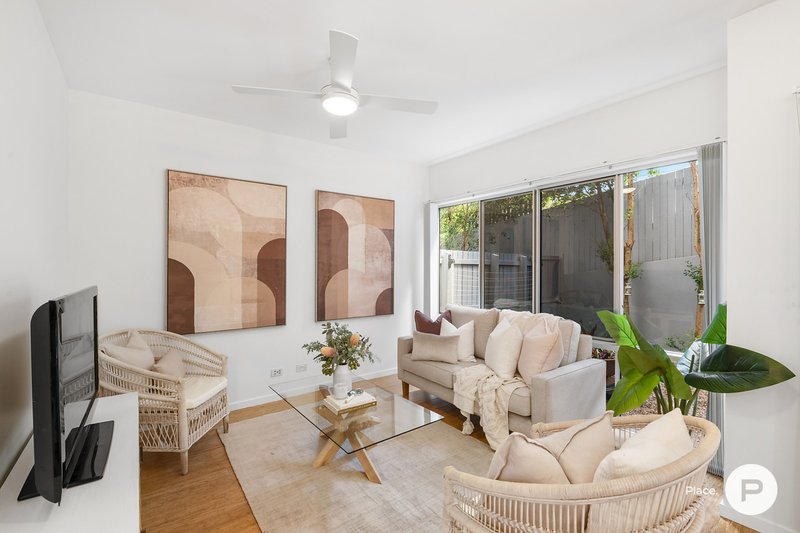 Photo - 4/18 Ward Street, Indooroopilly QLD 4068 - Image 6