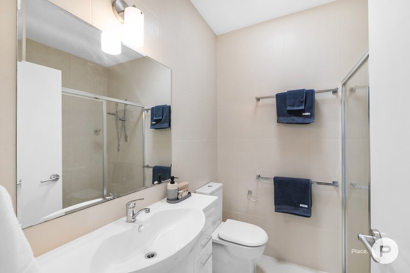 Photo - 4/18 Ward Street, Indooroopilly QLD 4068 - Image 15