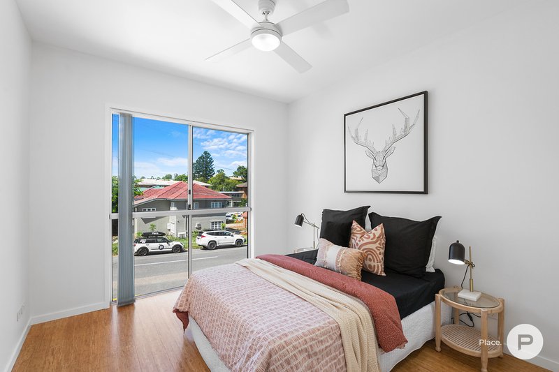 Photo - 4/18 Ward Street, Indooroopilly QLD 4068 - Image 16