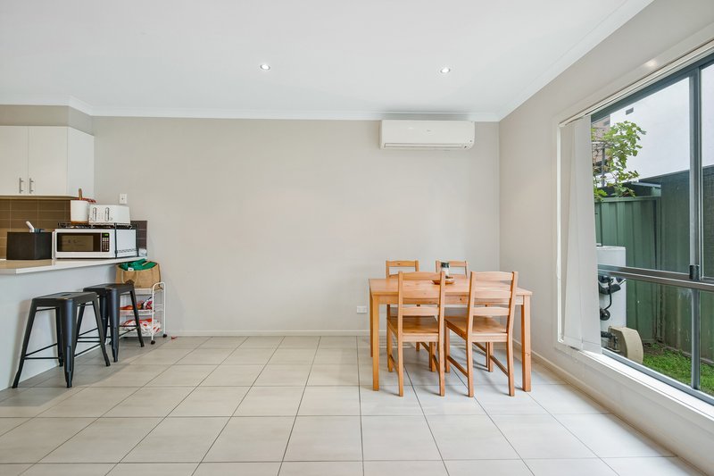 Photo - 4/180 Henry Road, Pakenham VIC 3810 - Image 5