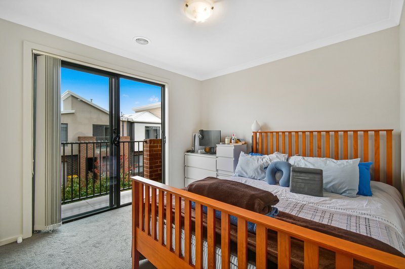 Photo - 4/180 Henry Road, Pakenham VIC 3810 - Image 7