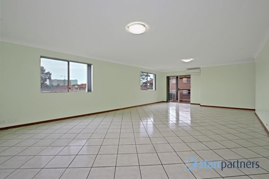 Photo - 4/181 Chapel Rd , Bankstown NSW 2200 - Image 2