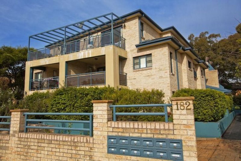 4/182-184 Greenacre Road, Bankstown NSW 2200