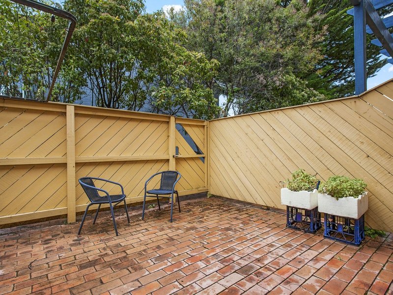 Photo - 4/182 La Perouse Street, Red Hill ACT 2603 - Image 8