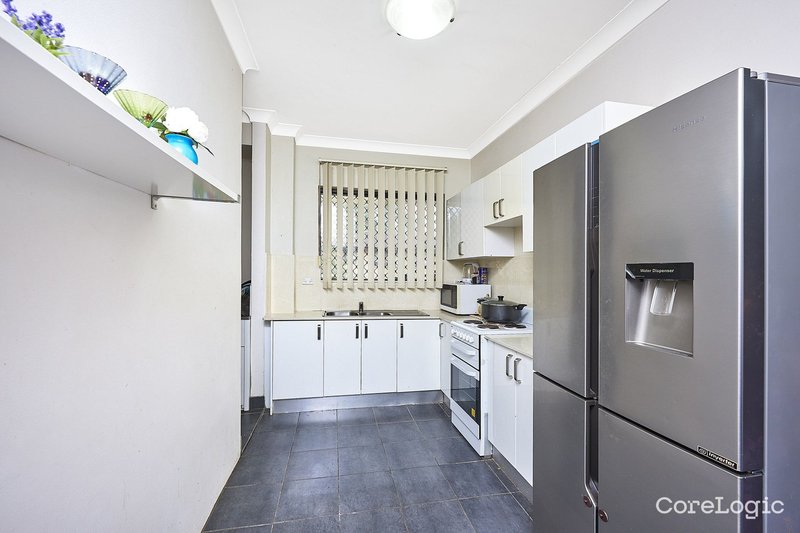 Photo - 4/185 Hawkesbury Road, Westmead NSW 2145 - Image 2