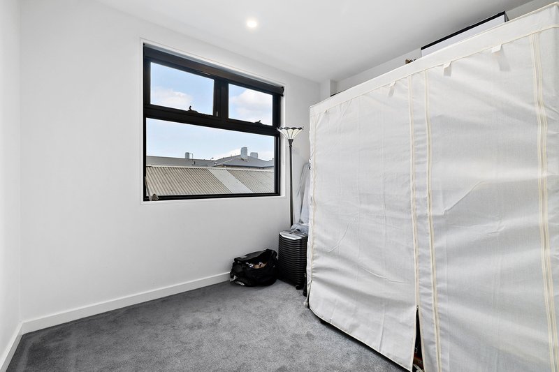 Photo - 4/185 Victoria Avenue, Albert Park VIC 3206 - Image 4