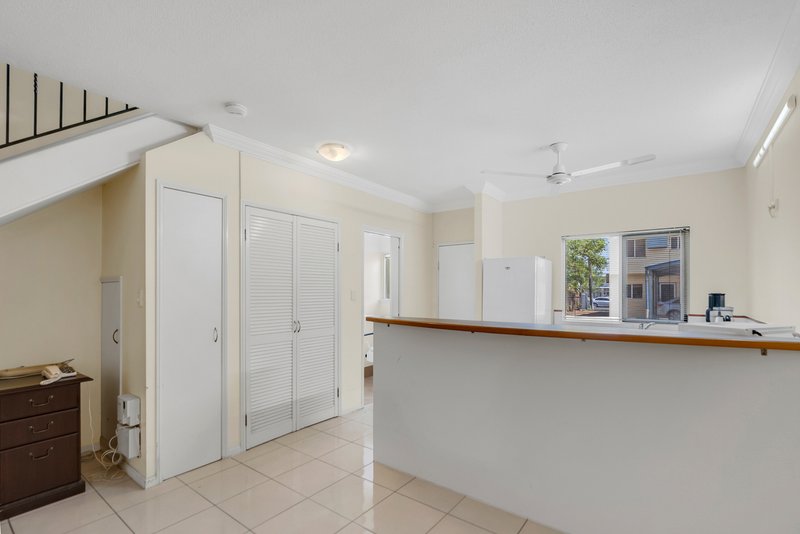 Photo - 4/189 Spence Street, Bungalow QLD 4870 - Image 4