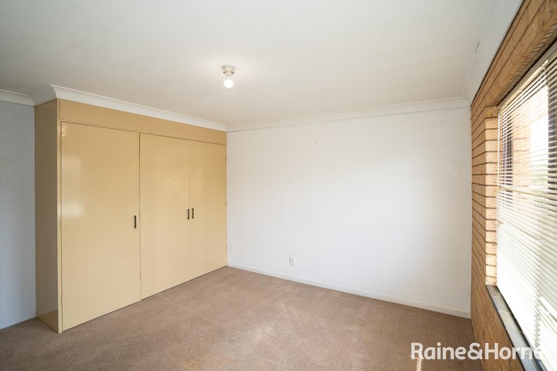 Photo - 4/19 Brunskill Avenue, Forest Hill NSW 2651 - Image 4