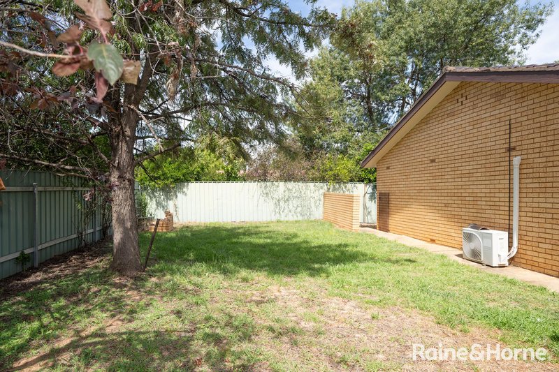 Photo - 4/19 Brunskill Avenue, Forest Hill NSW 2651 - Image 10