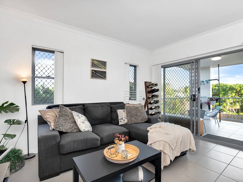 Photo - 4/19 Halcomb Street, Zillmere QLD 4034 - Image 6