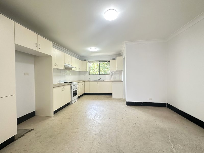 Photo - 4/19 Helen Street, Westmead NSW 2145 - Image 3