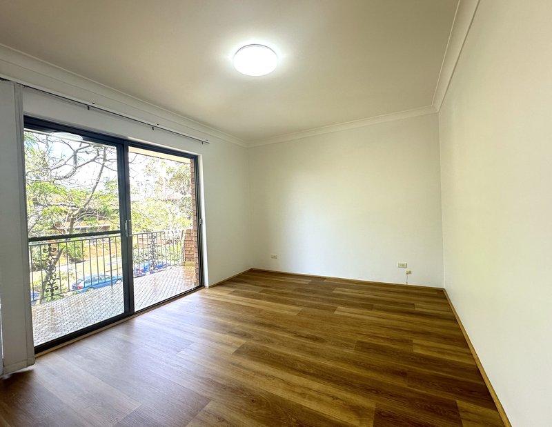 Photo - 4/19 Helen Street, Westmead NSW 2145 - Image 8