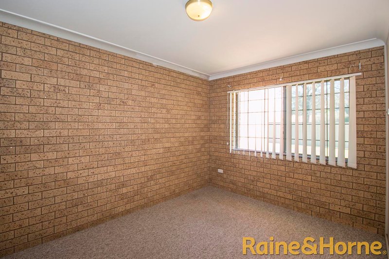 Photo - 4/19 Lawson Street, Dubbo NSW 2830 - Image 5