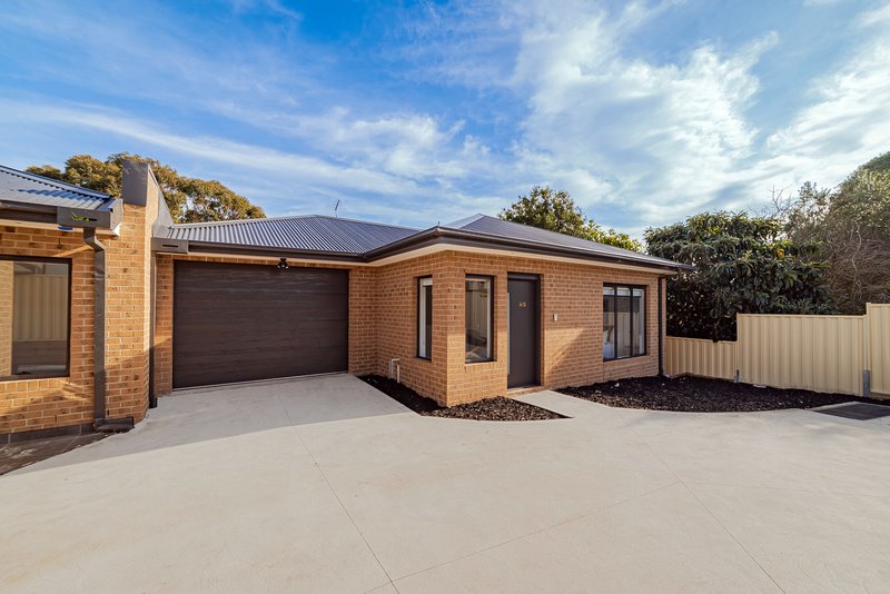 Photo - 4/19 Nicholson Crescent, Meadow Heights VIC 3048 - Image 2