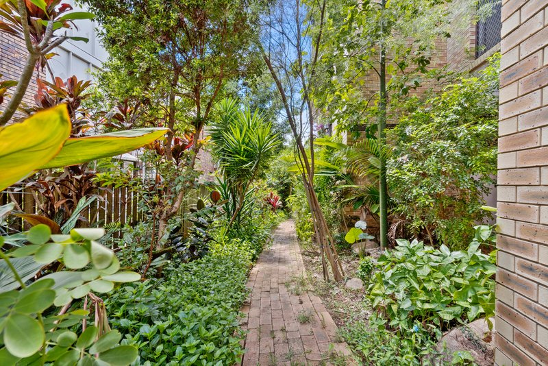 Photo - 4/19 Riverview Terrace, Indooroopilly QLD 4068 - Image 3