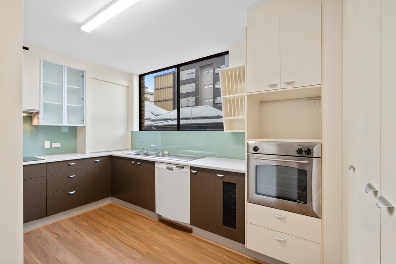 Photo - 4/19 Riverview Terrace, Indooroopilly QLD 4068 - Image 7