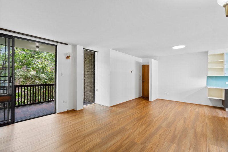 Photo - 4/19 Riverview Terrace, Indooroopilly QLD 4068 - Image 11