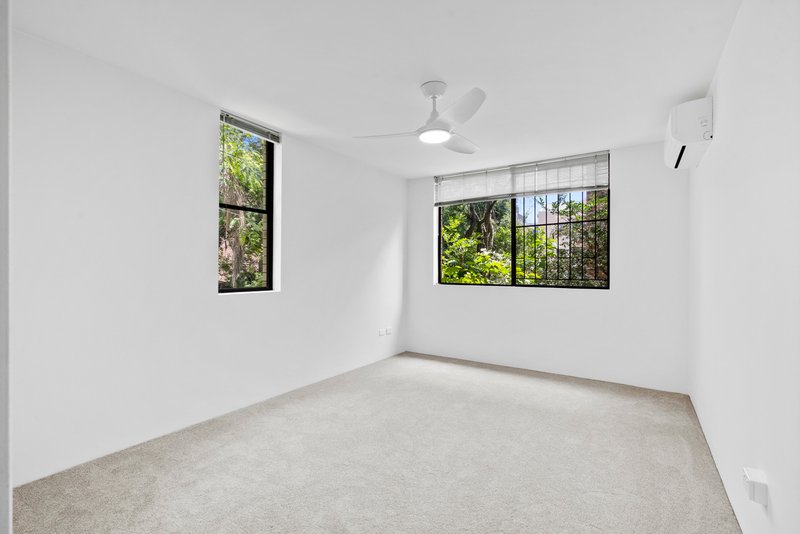 Photo - 4/19 Riverview Terrace, Indooroopilly QLD 4068 - Image 12