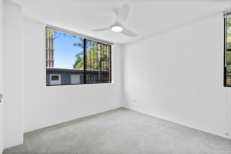 Photo - 4/19 Riverview Terrace, Indooroopilly QLD 4068 - Image 17