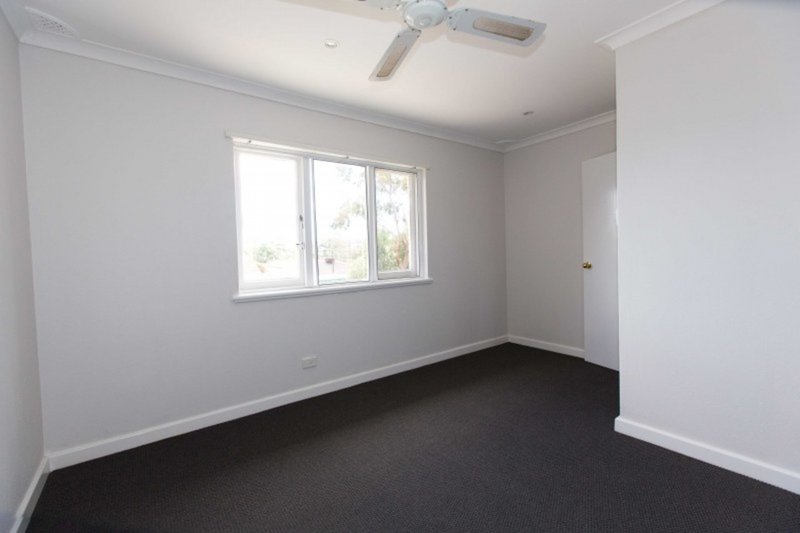 Photo - 4/19 Rudkin Place, Koondoola WA 6064 - Image 7