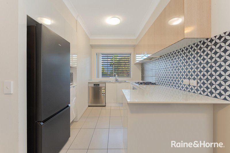 Photo - 4/19 Talbot Street, Coorparoo QLD 4151 - Image 4