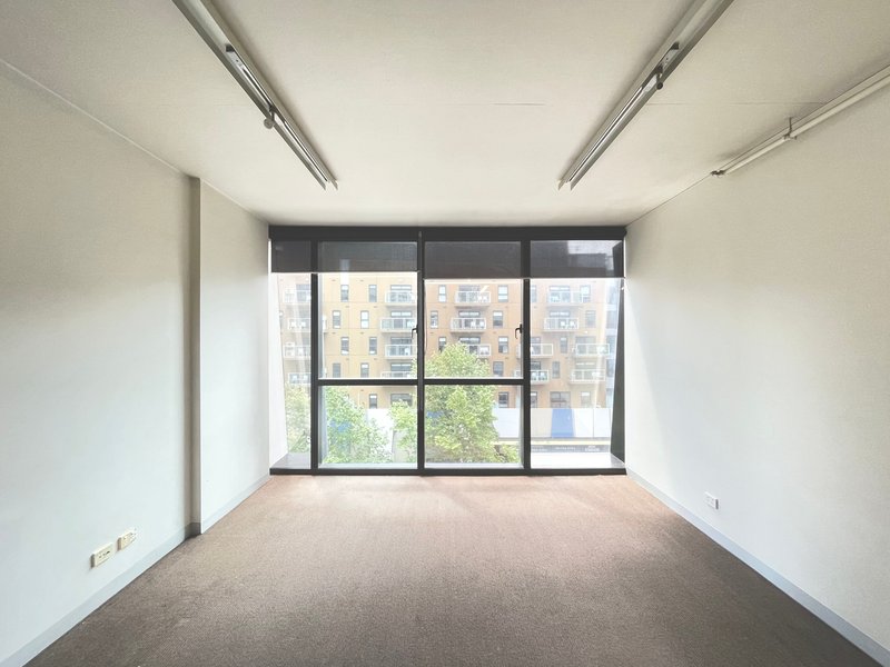 Photo - 419/757 Bourke Street, Docklands VIC 3008 - Image 2