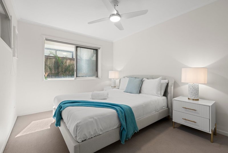 Photo - 4/198 C Hedges Avenue, Mermaid Beach QLD 4218 - Image 7